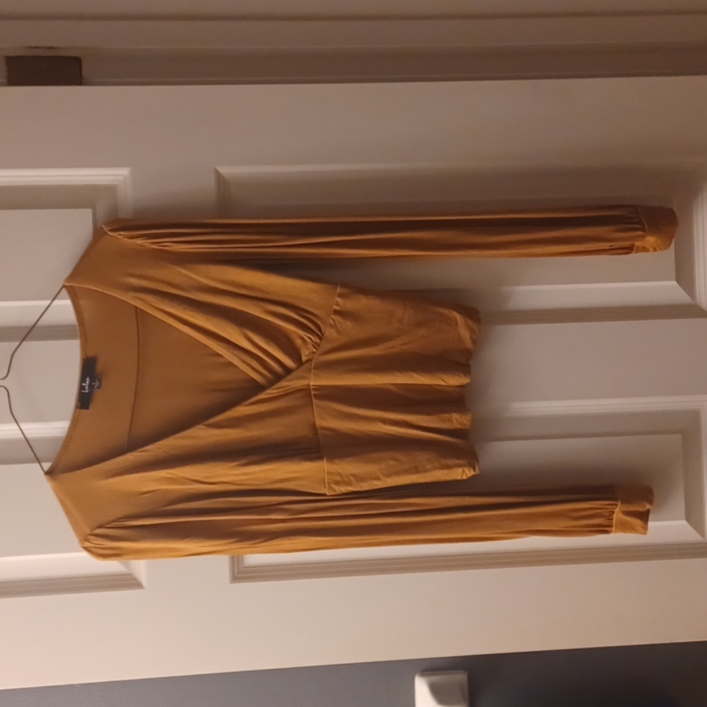 Lulus V-Neck top